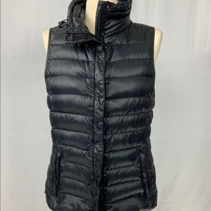 Gap Black Puffer Vest
